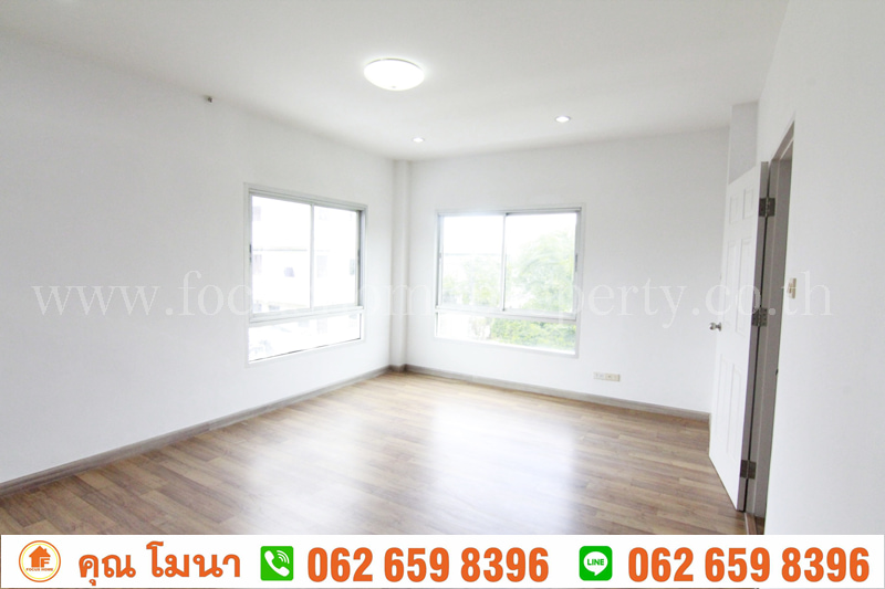 ขาย ไอ-เพลส รามอินทรา 23 ทาวน์โฮม 3 ชั้น หลังมุม  